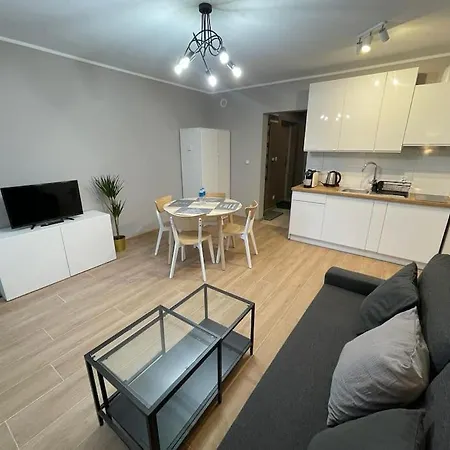 Cyprysowa Fine * Varšava